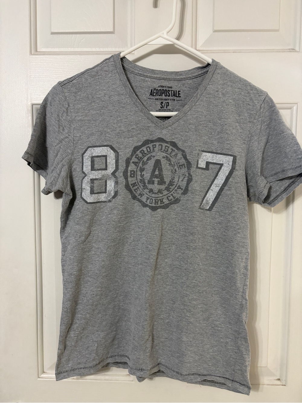 Aeropostale Men's Heather Gray V-Neck 87 Logo Tee
